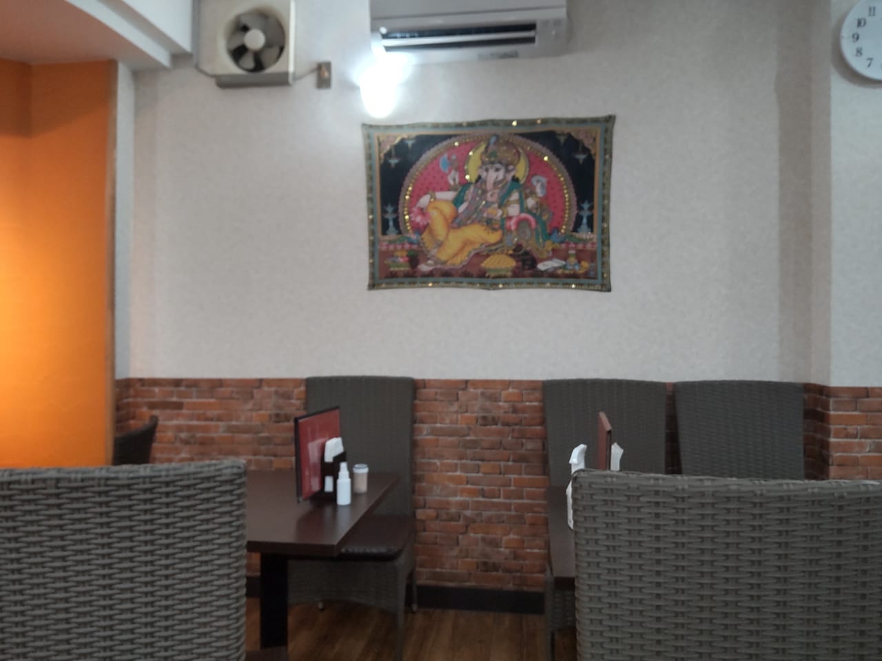 Indian restaurant KHUSI インド料理店クシ